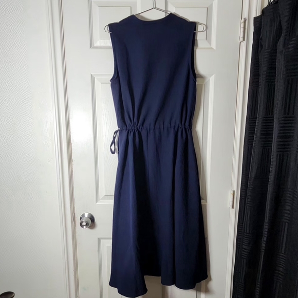Navy Blue Sleeveless Dress - Picture 3 of 3
